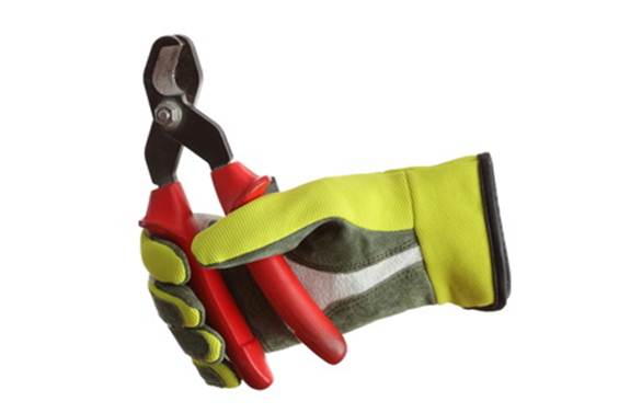 Средства индивидуальной защиты при
 работе: перчатки, респираторы и каски